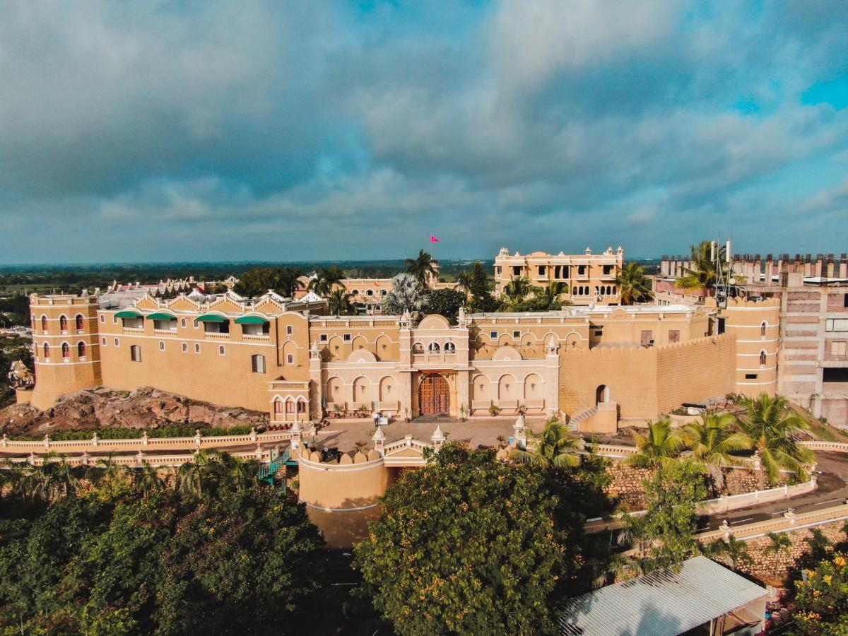 Heritage Khirasara Palace Раджкот Экстерьер фото