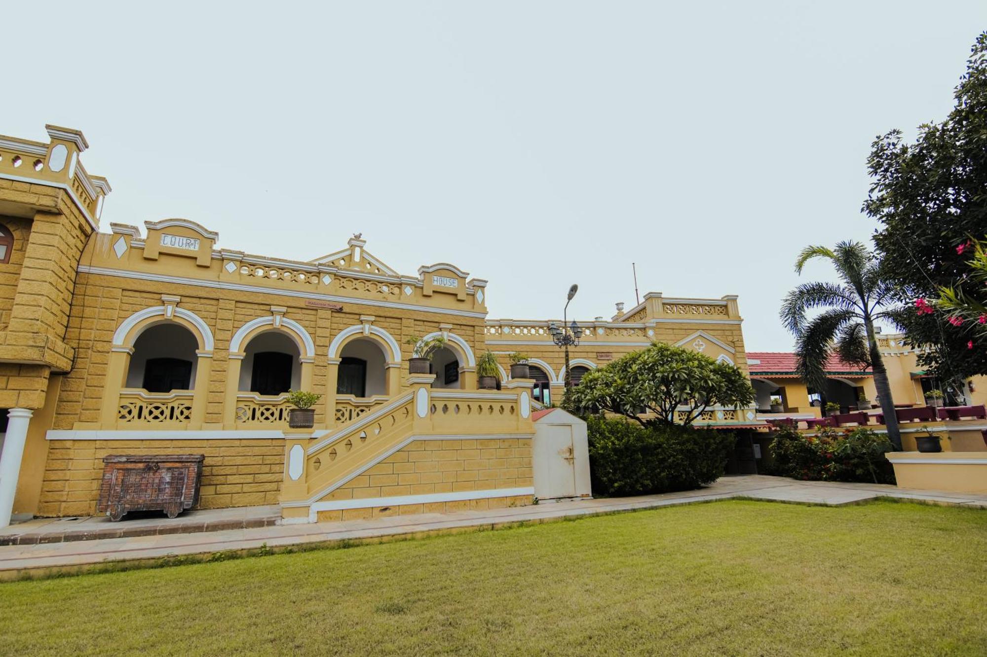 Heritage Khirasara Palace Раджкот Экстерьер фото
